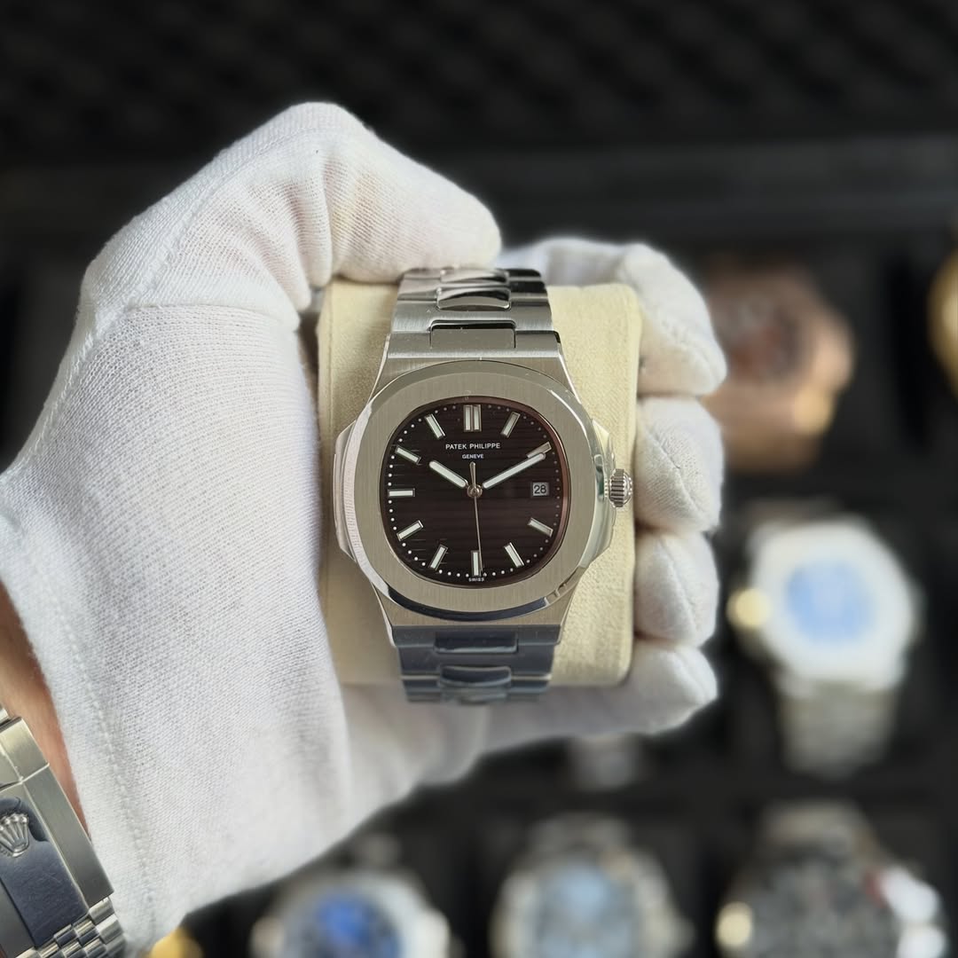 Patek Philippe Nautilus - Black Dail