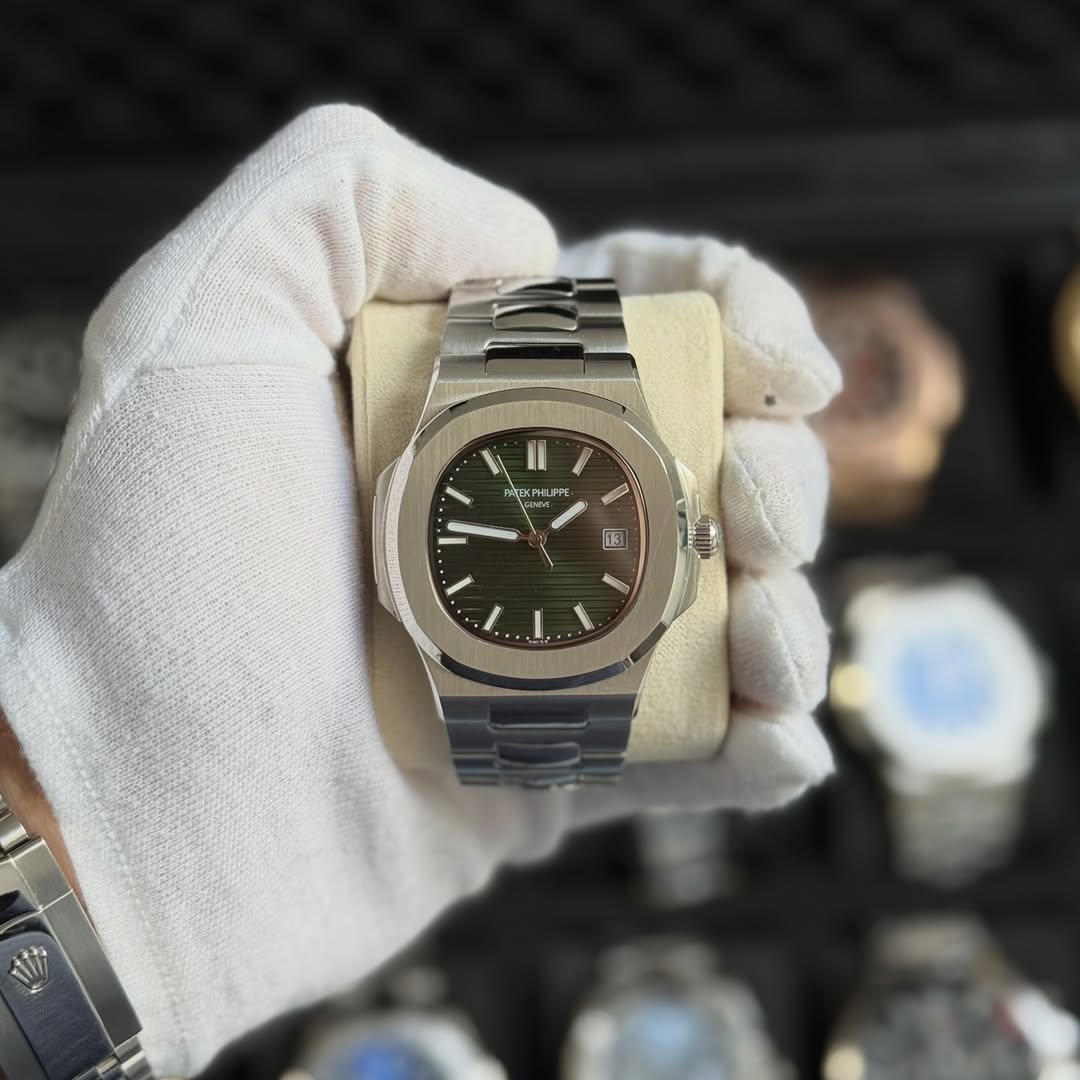 Patek Philippe Nautilus - Green Dail